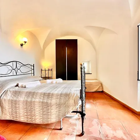 Hostdomus - La Terrazza Sul Mare * Pietra Ligure