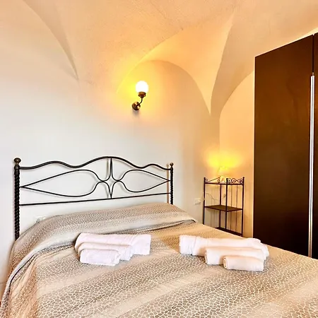 Hostdomus - La Terrazza Sul Mare Апартаменты *