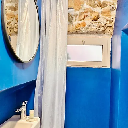 Hostdomus - La Terrazza Sul Mare Apartment *