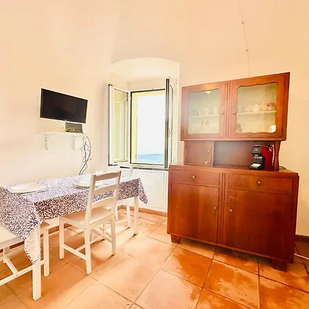 Hostdomus - La Terrazza Sul Mare Апартаменты Пьетра-Лигуре