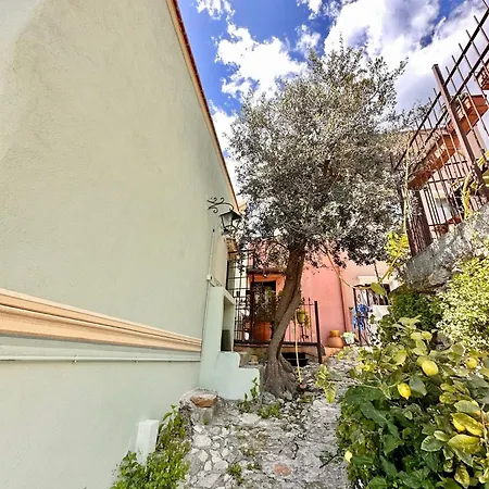 Hostdomus - La Terrazza Sul Mare Pietra Ligure
